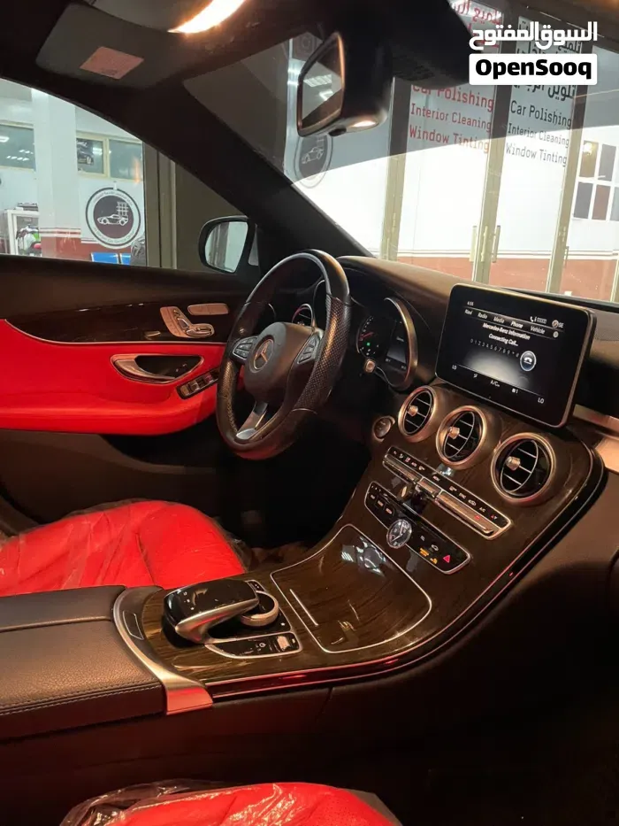 Mercedes-Benz C300 2018 photo 2