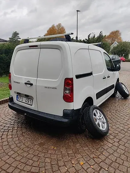 Peugeot Partner 2010 photo 3