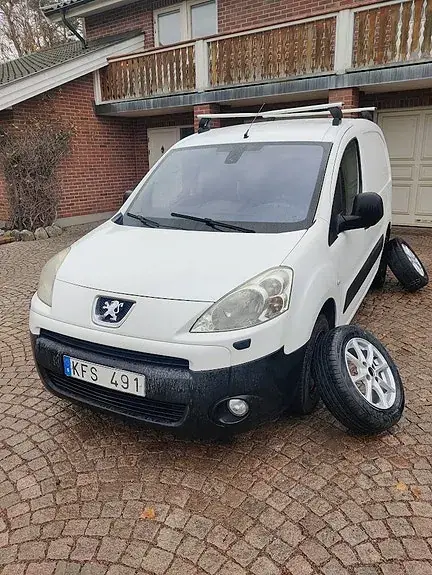 Peugeot Partner 2010 photo 2