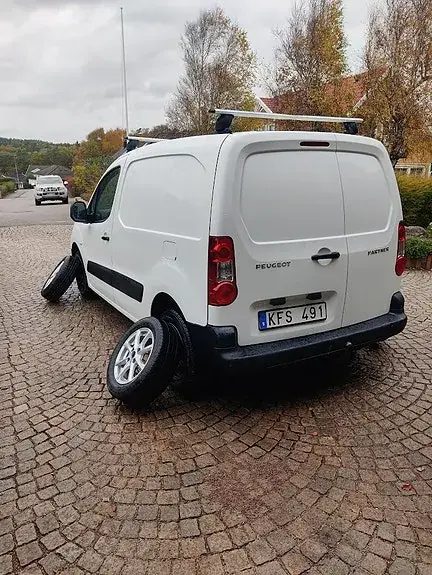 Peugeot Partner 2010 photo 4