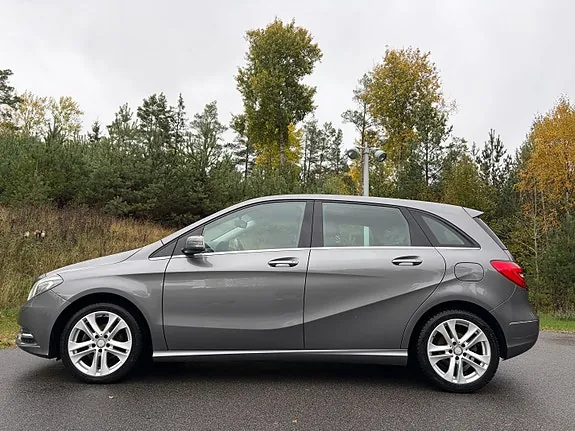 Mercedes-Benz B180 2014 photo 4
