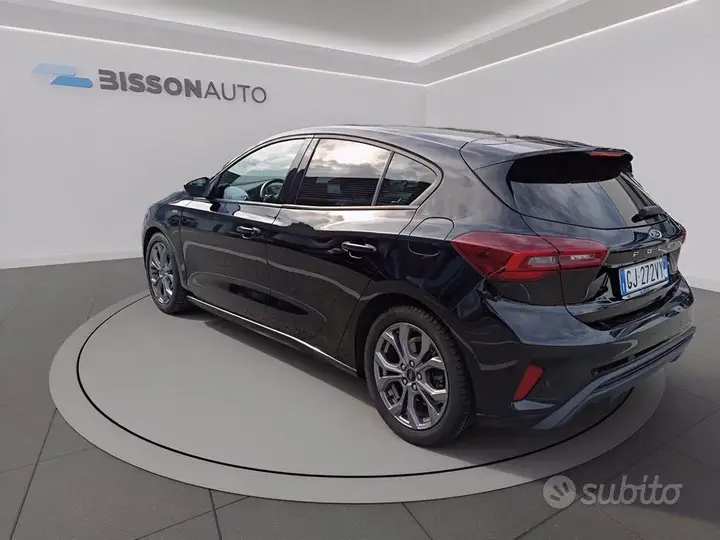 Ford Focus 2022 photo 3