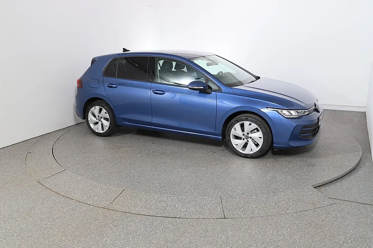Volkswagen Golf 2026 photo 3
