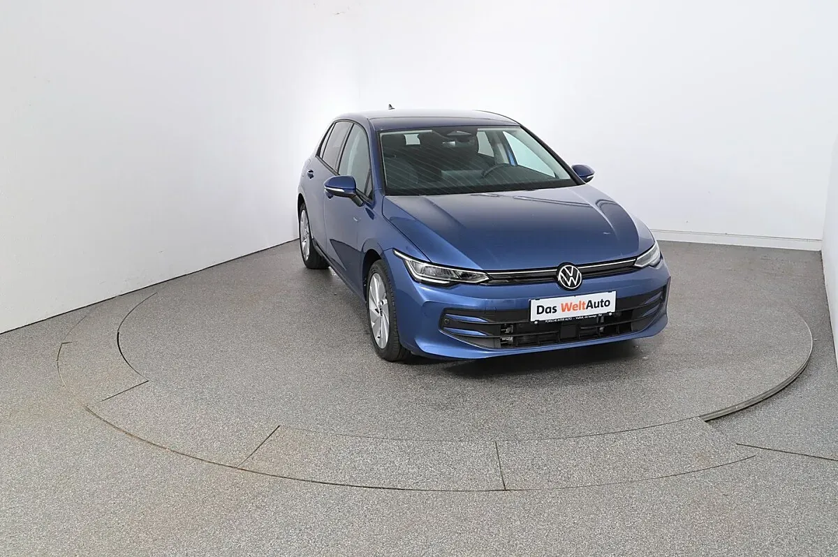 Volkswagen Golf 2026 photo 2