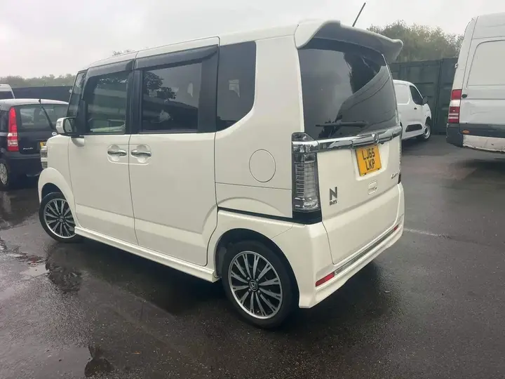 Honda N-Box 2015 photo 4