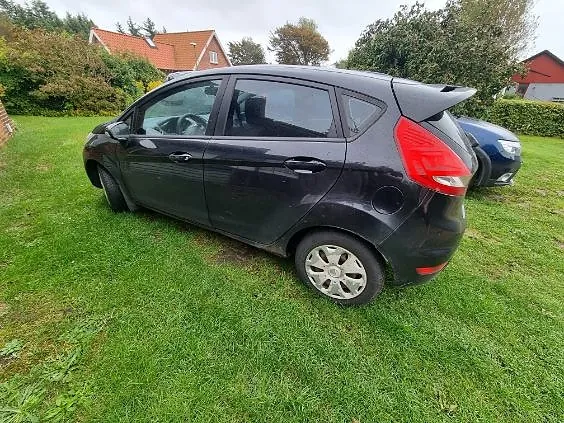 Ford Fiesta 2011 photo 4