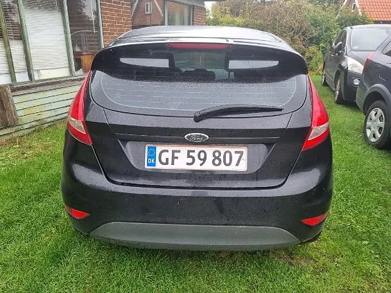 Ford Fiesta 2011 photo 2