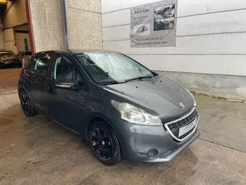 Peugeot 208 2014 photo 2