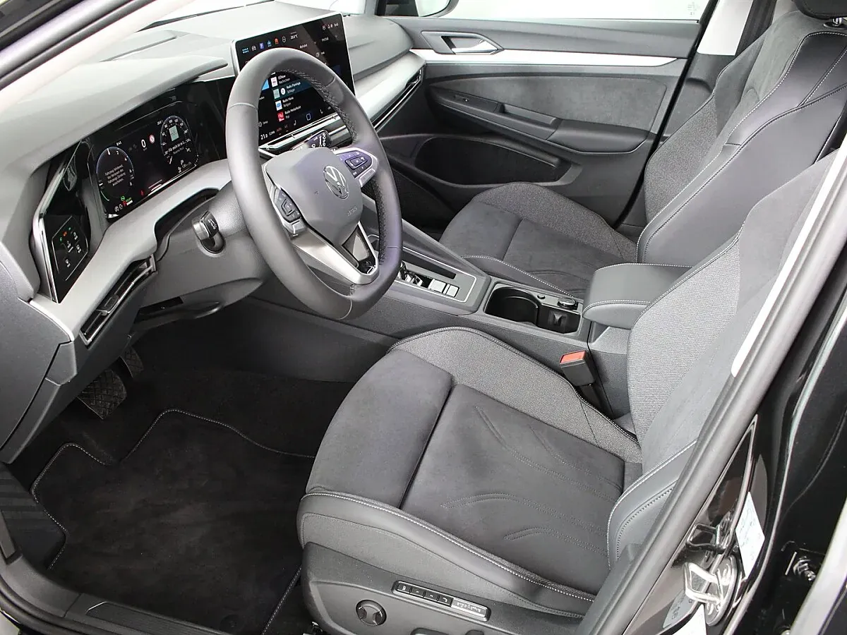 Volkswagen Golf 2025 photo 3