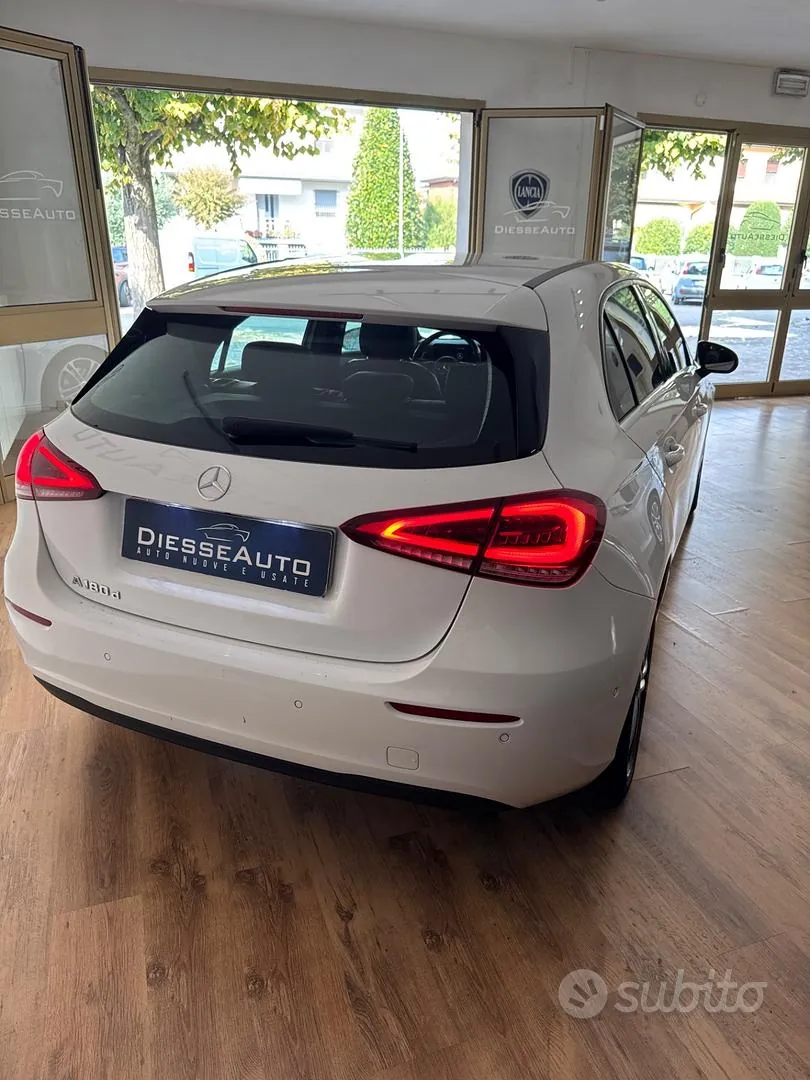 Mercedes-Benz A 180 2019 photo 4