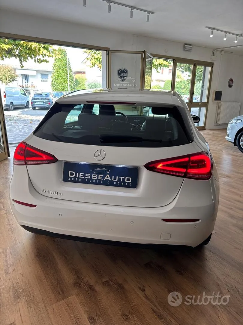 Mercedes-Benz A 180 2019 photo 5
