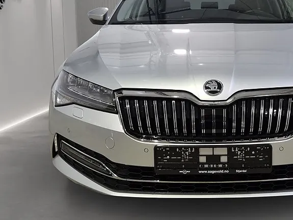 Skoda Superb 2023 photo 3