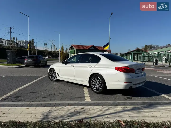 BMW 5 Series 2019 photo 5