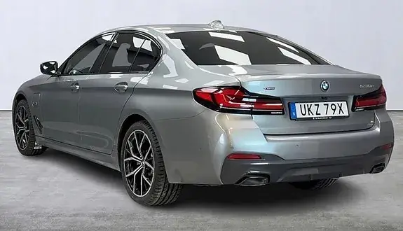 BMW 530E 2023 photo 4
