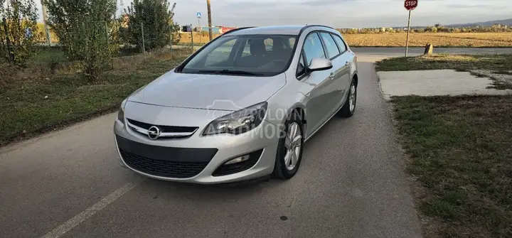 Opel Astra J