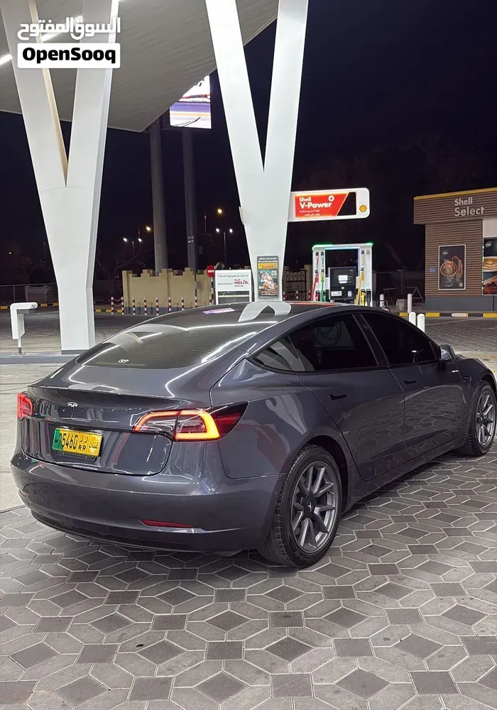 Tesla Model 3 2022 photo 3