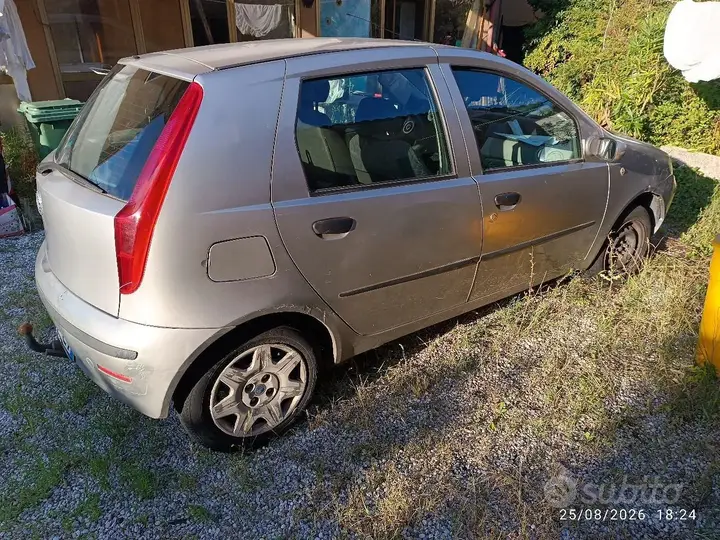 Fiat Punto 2005 photo 2