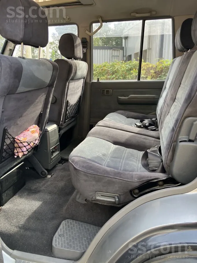 Toyota Land Cruiser Prado 1990 photo 4