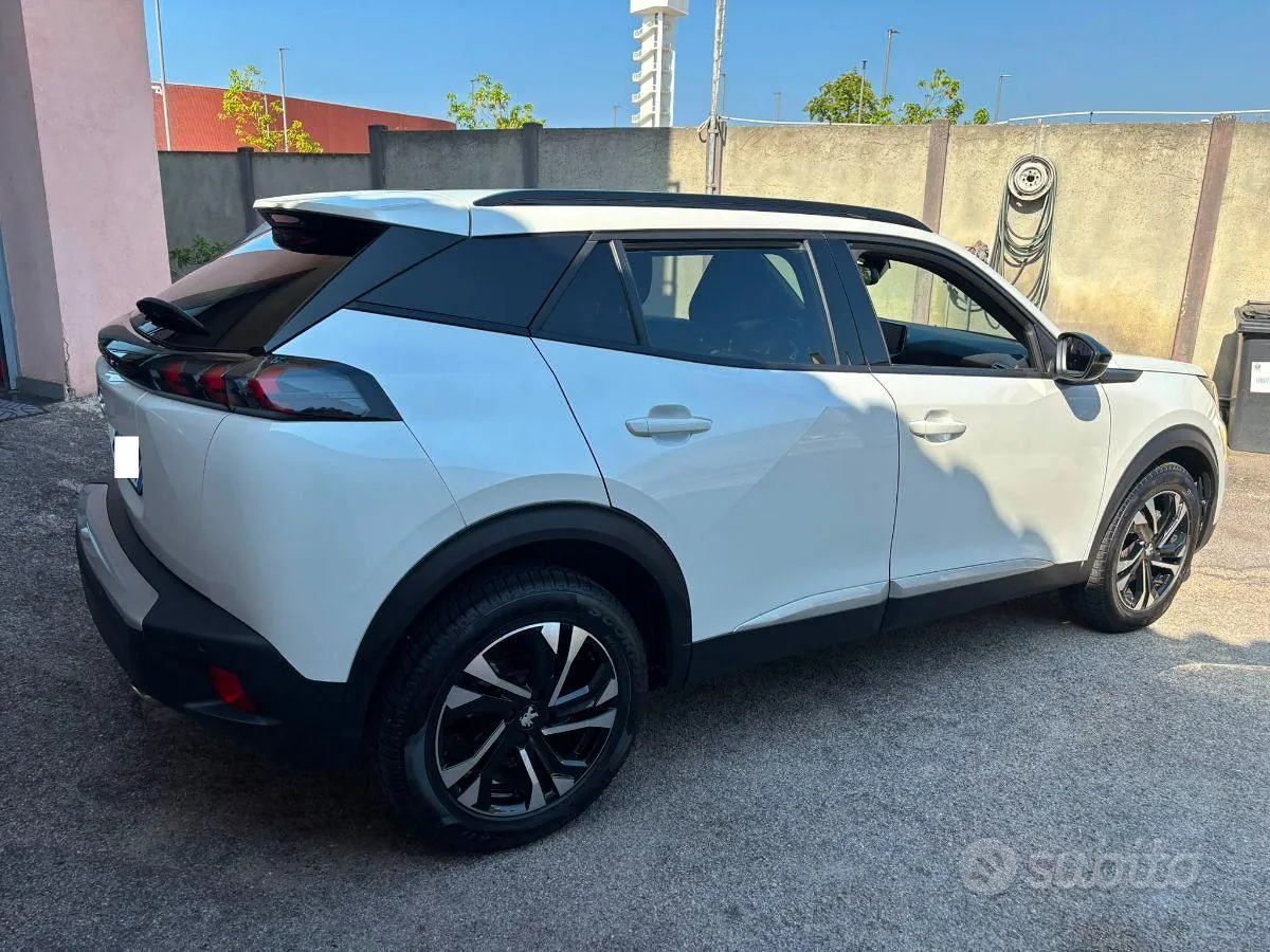 Peugeot 2008 2023 photo 2