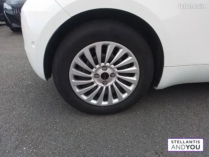 Fiat 500 2023 photo 4
