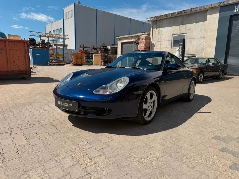 Porsche 911 Carrera