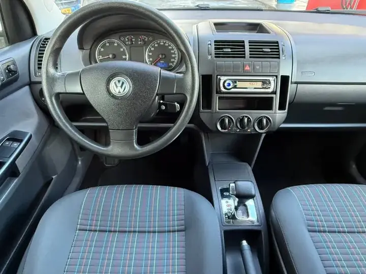 Volkswagen Polo 2007 photo 2
