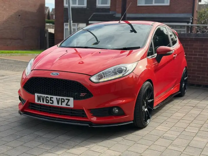 Ford Fiesta 2015 photo 5
