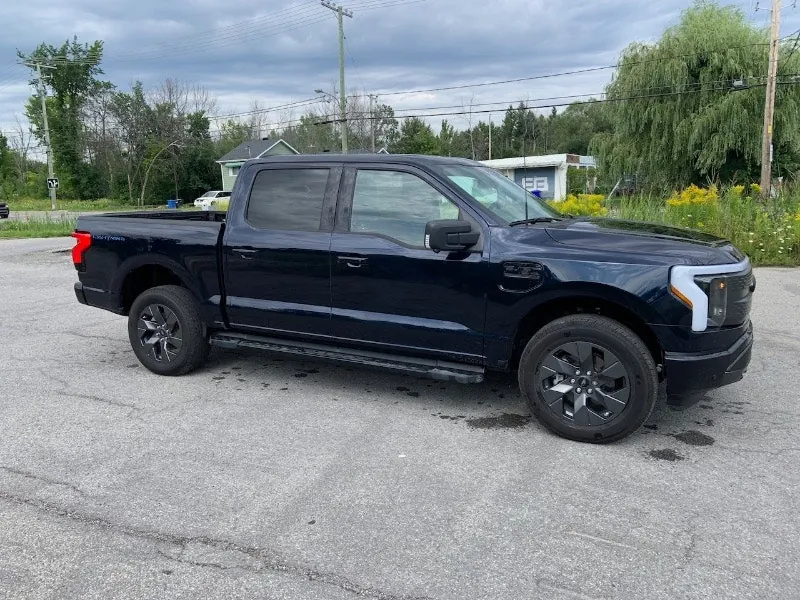 Ford F-150 Lightning 2023 photo 2