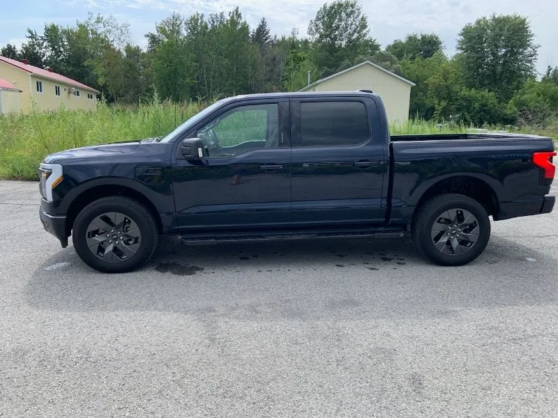 Ford F-150 Lightning 2023 photo 3