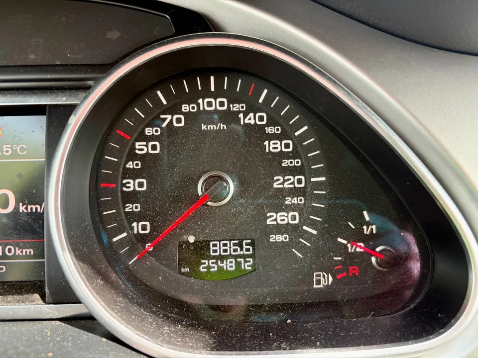 Audi Q7 2012 photo 4