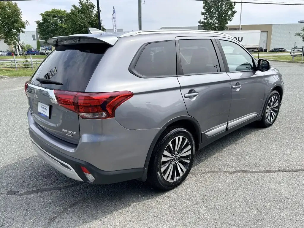 Mitsubishi Outlander 2019 photo 3