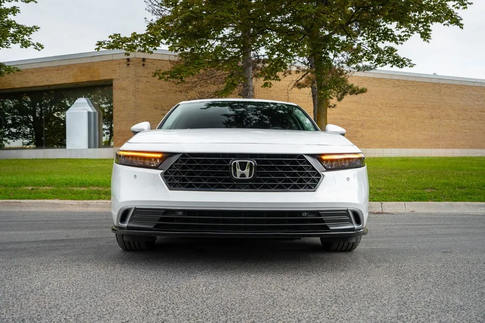 Honda Accord 2025 photo 2