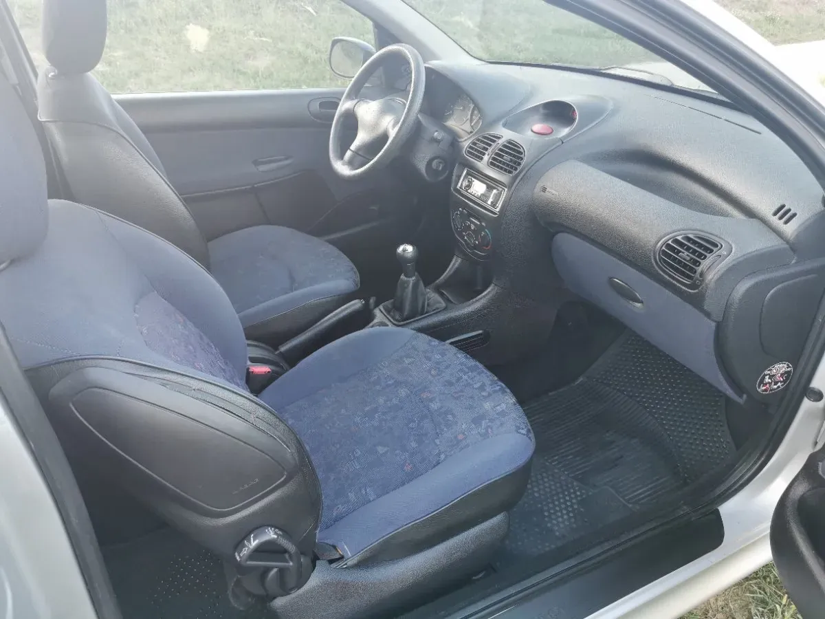 Peugeot 206 2000 photo 3