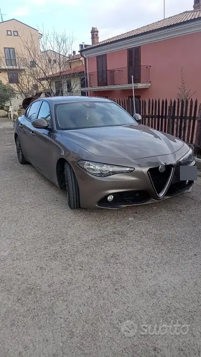 Alfa Romeo Giulia 2019 photo 2