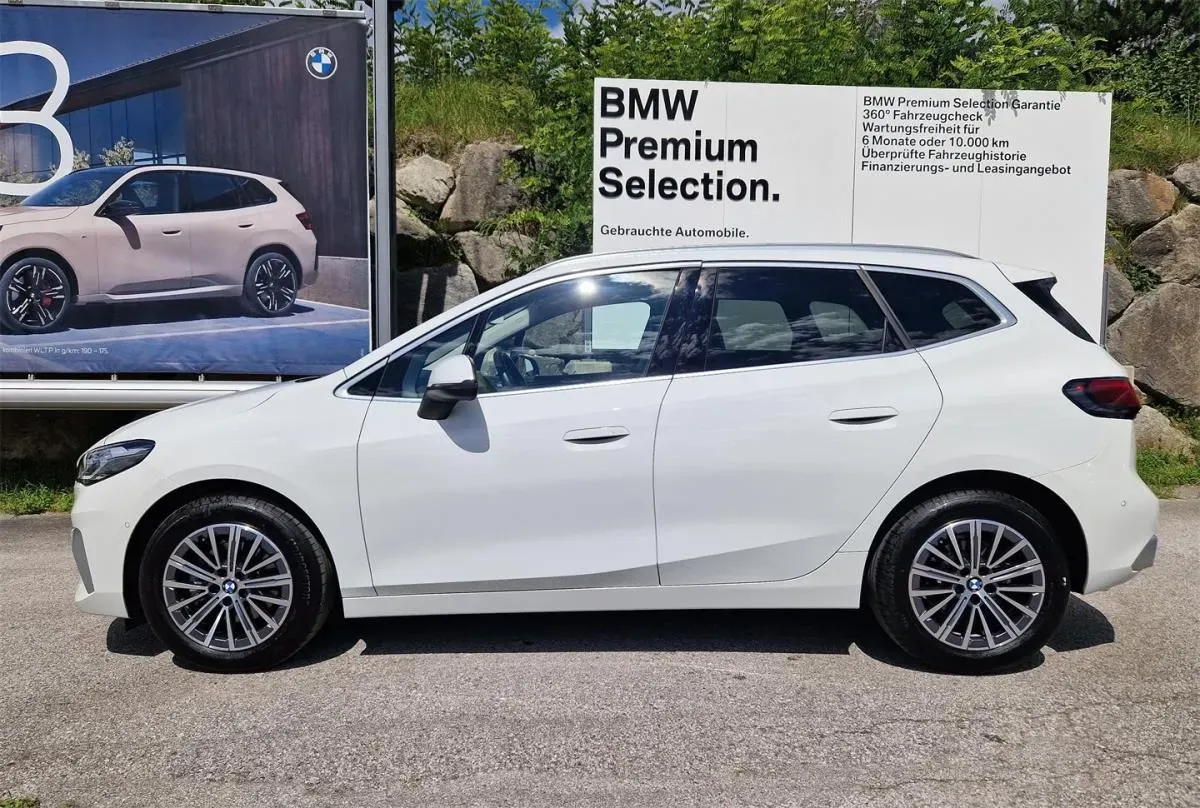 BMW 2 Series 2024 photo 3