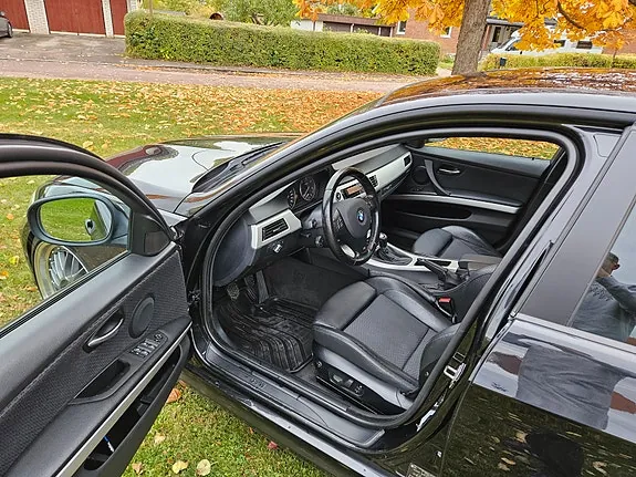 BMW 320D 2010 photo 5