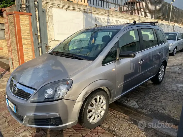 Opel Zafira 2006 photo 2