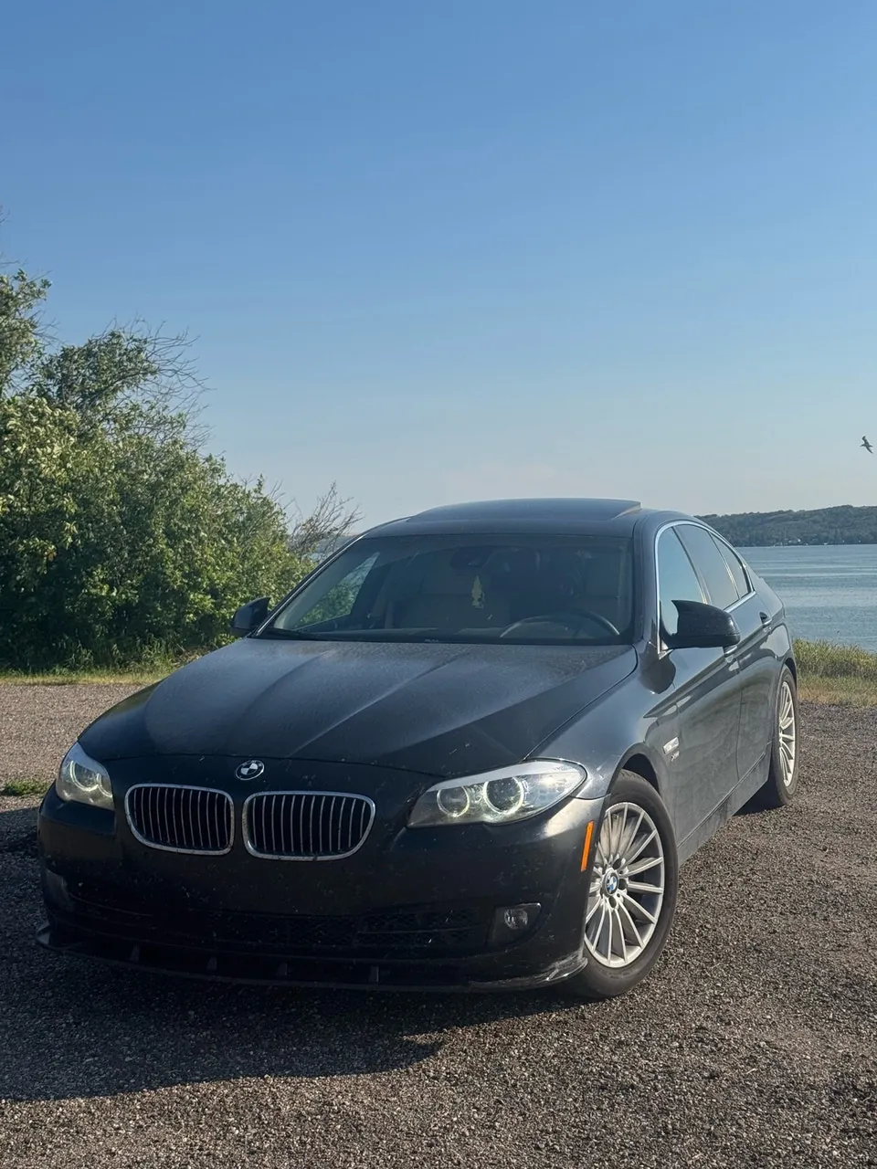 BMW 5 Series 2011 photo 2