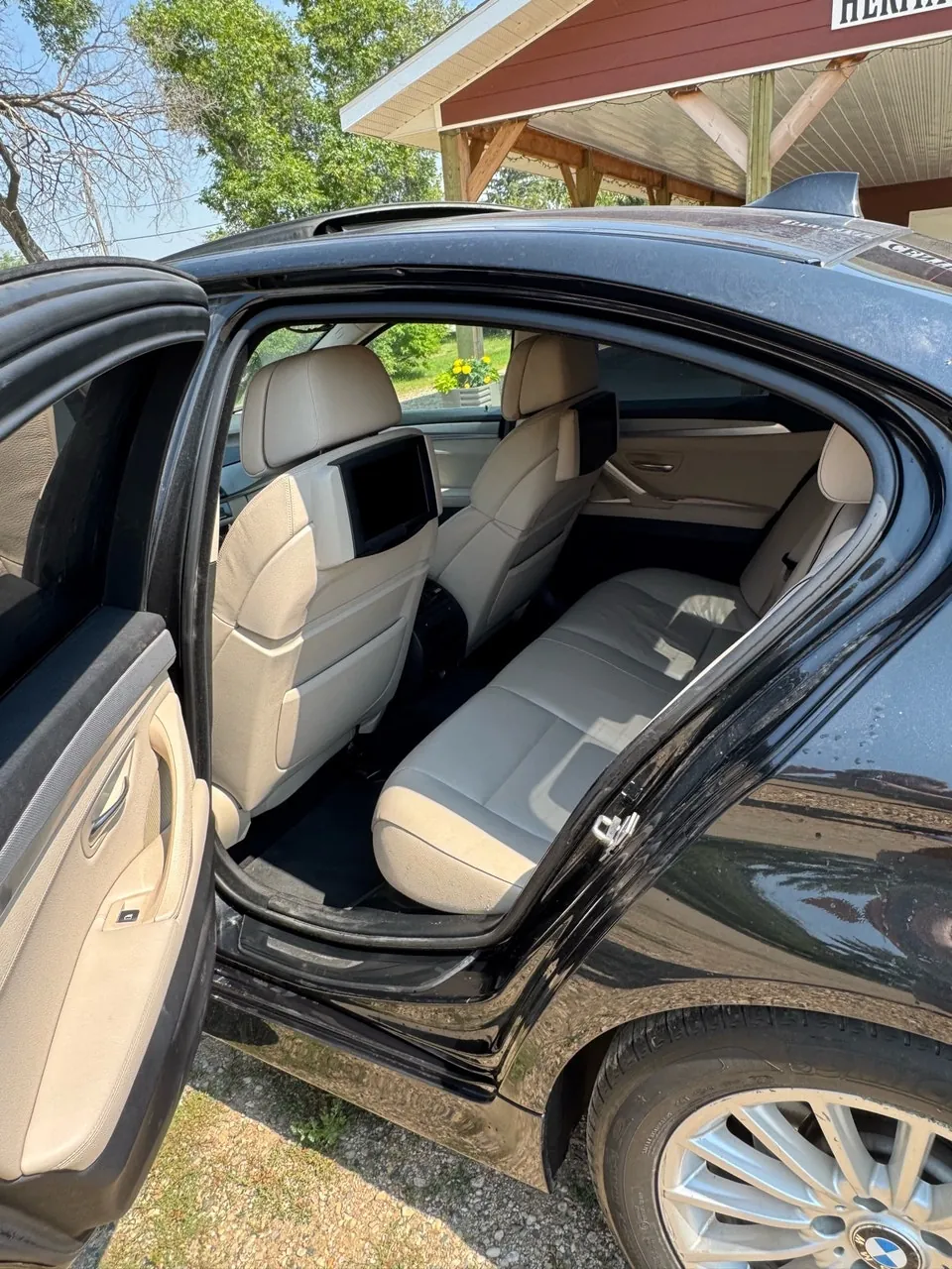 BMW 5 Series 2011 photo 5