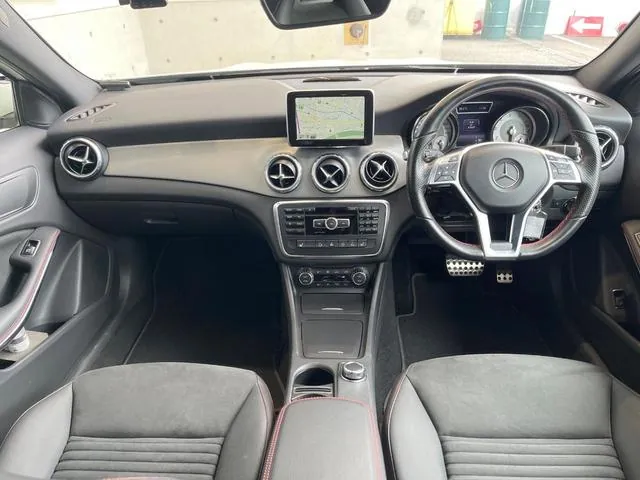 Mercedes-Benz Gla180 2015 photo 2