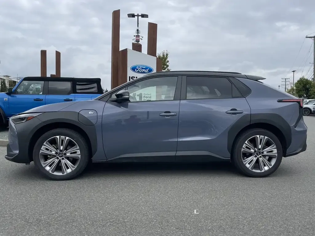 Subaru Solterra 2023 photo 3