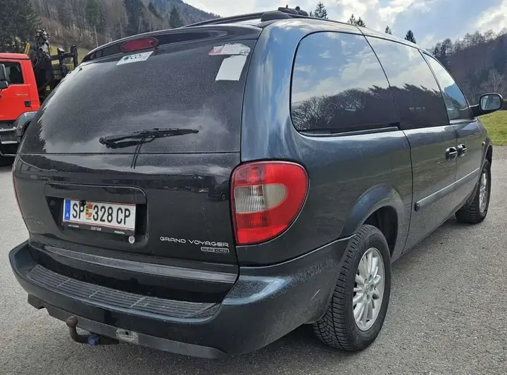 Chrysler Voyager 2005 photo 3