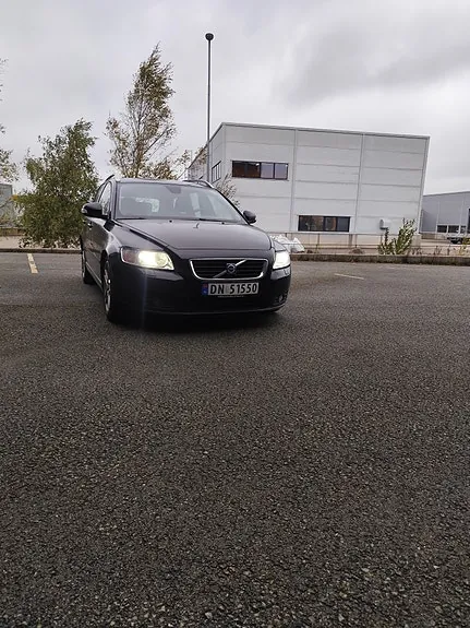 Volvo V50 2010 photo 2
