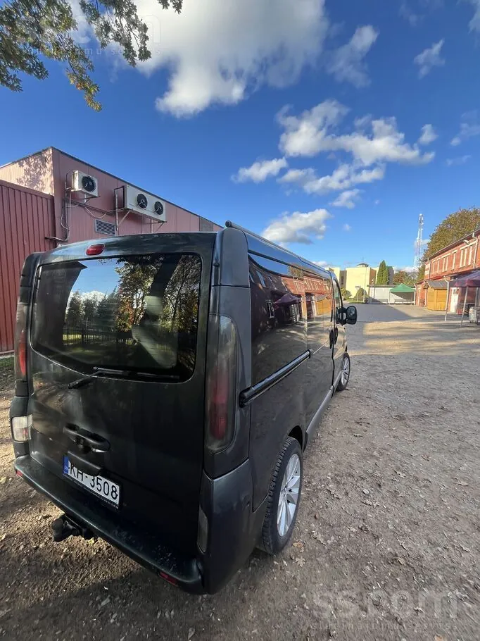Opel Vivaro 2004 photo 3