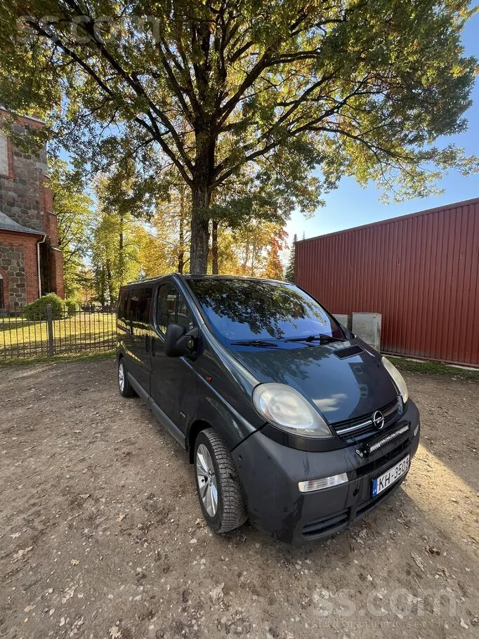 Opel Vivaro 2004 photo 2