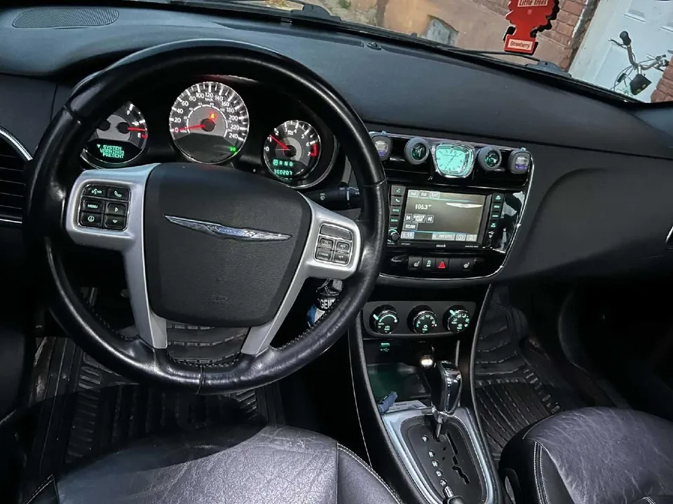 Chrysler 200-Series 2013 photo 5