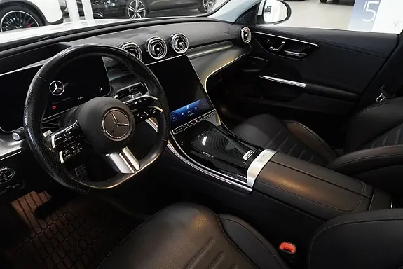 Mercedes-Benz C300 2023 photo 2