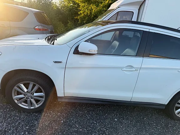Mitsubishi Asx 2011 photo 2