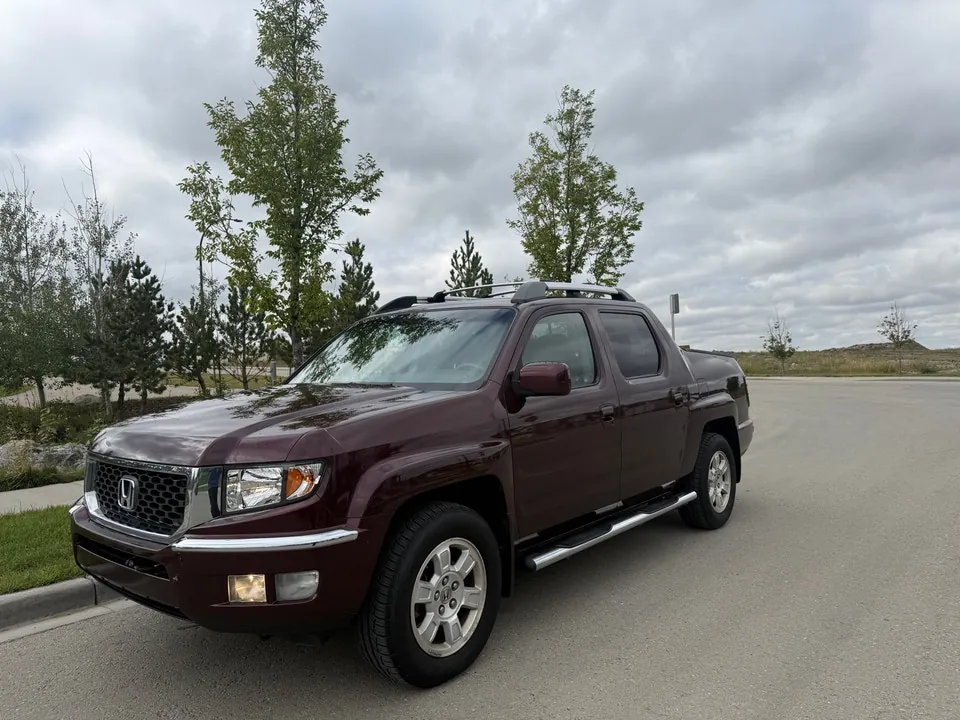 Honda Ridgeline 2011 photo 2
