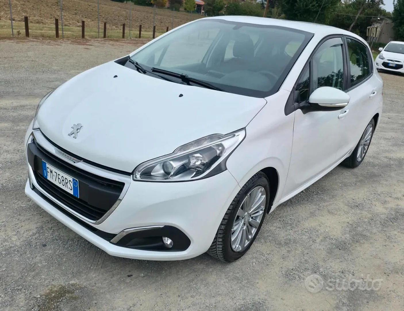 Peugeot 208 2018 photo 2